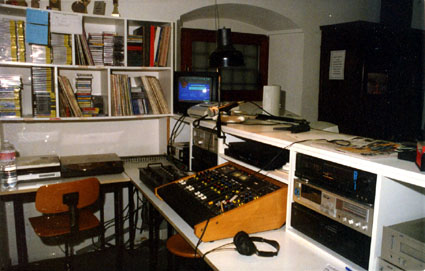 014a.JPG (43231 byte)